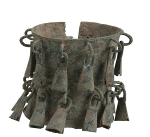 Vòng ống Tay Bằng đồng Có Gắn Lục Lạc Min