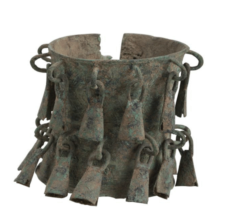 Vòng ống Tay Bằng đồng Có Gắn Lục Lạc Min