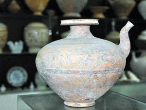 Bình Kiểu Kendy. (baotanglichjsu.vn) Min