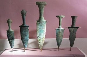 Dao đồng Đông Sơn.