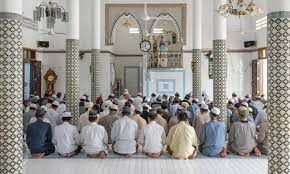 Lê Cầu Nguyện Của Người Chăm Theo Hồi Giáo ở Thánh đường Mát Dít Khay Ri Át (an Giang). Min