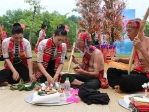 Lễ Hội Hết Chá (tạ ơn) Của Người Thái Min