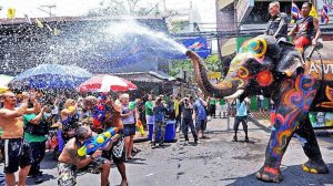 Lễ Hội Té Nước Songkran, Thái Lan Min