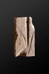 Mang Khuôn Có Hình Vật đúc Mũi Lao Cánh én Tìm Thấy ở Cổ Loa Min