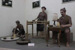 Mô Hình Sx Gốm Truyền Thống. (i) Min