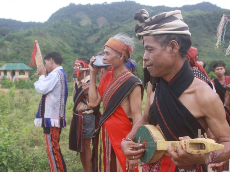 Một Số Nhạc Cụ Của đồng Bào Bru Vân Kiều. (baodantoc.vn) Min