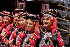 Nữ Phục Hà Nhì Hoa. (i) Min