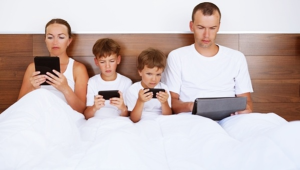 Sự Lệ Thuộc Của Con Người Vào Công Nghệ. (i)