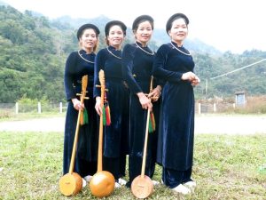 Trang Phục Dân Tộc Tày. Min