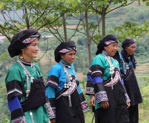 Trang Phục Truyền Thống Của Người Bố Y (Ảnh Sưu Tầm) Min