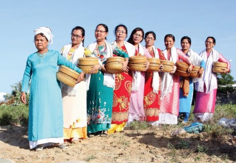 Trang Phục Truyền Thống Dân Tộc Chăm. (i) Min